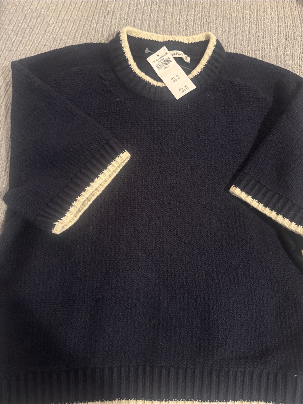 Abercrombie & Fitch Navy Short-Sleeve Crewneck Sweater with Cream Trim NWT Small